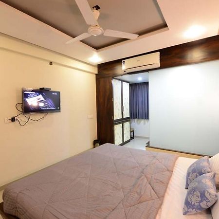 Hotel Manila Ahmedabad Exterior photo