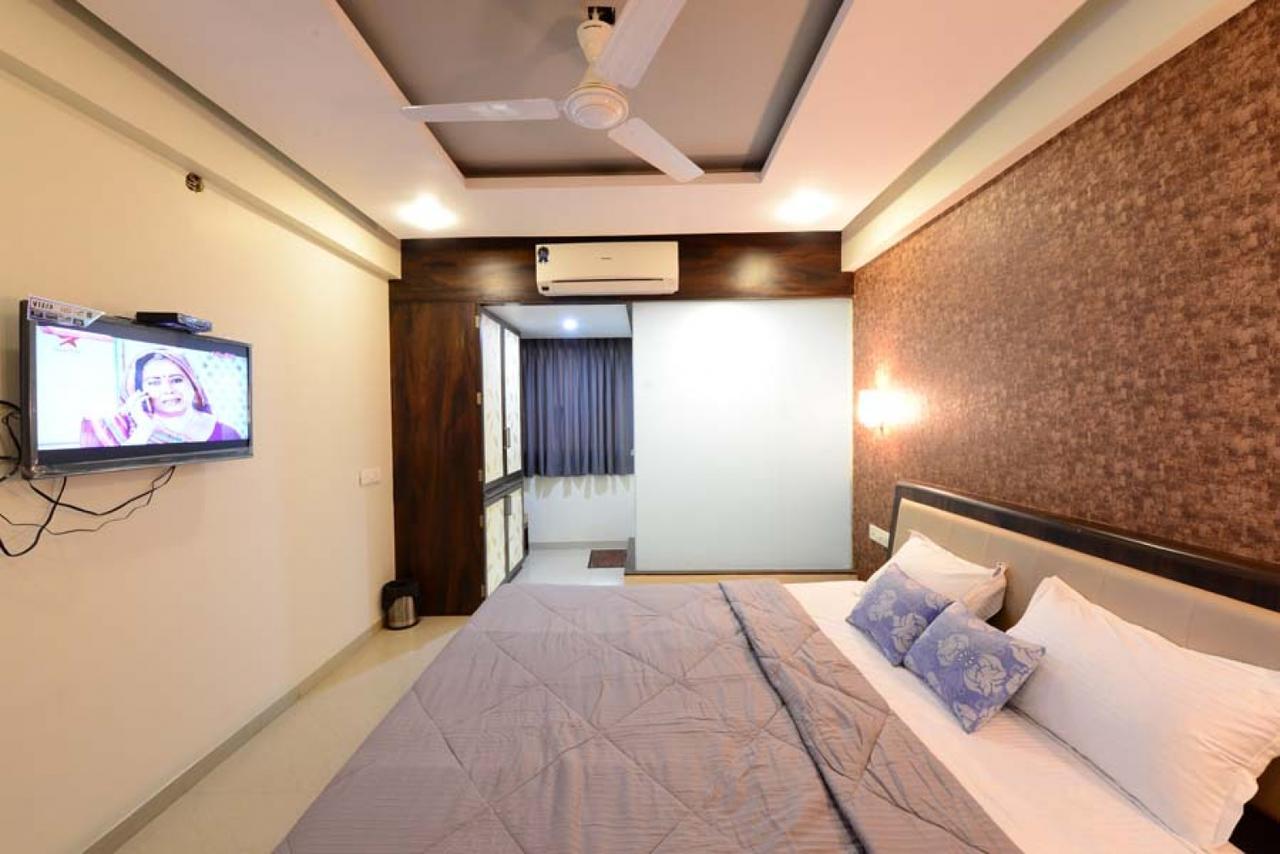 Hotel Manila Ahmedabad Exterior photo